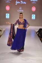 Model walks for Shaina NC showcases her bridal line at Weddings at Westin show with Jewellery by gehna on 5th May 2013 (163).JPG